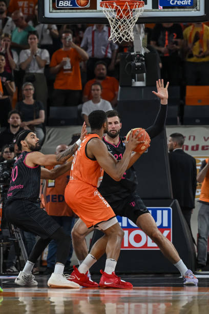 球员挑战自 球员挑战自