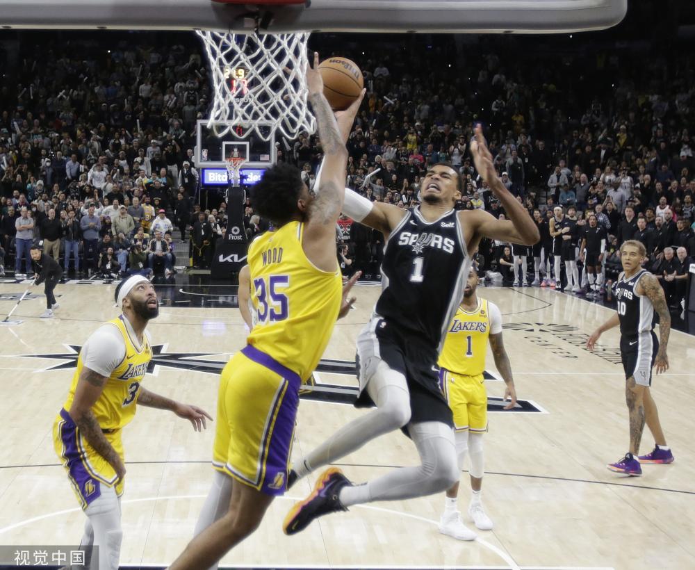 犹豫地起脚 犹豫地起脚